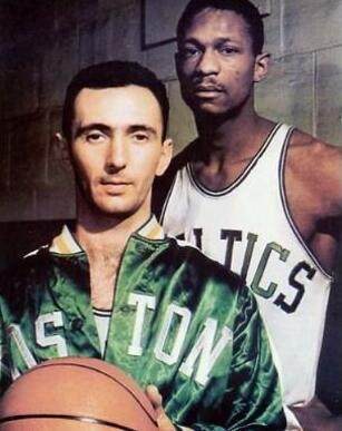 队在场上战 队在场上战